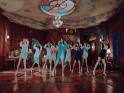TWICE’s “TT” Becomes 1st MV By A K-Pop Girl Group To Hit 350 Million Views