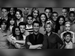 WATCH: Lea Michele and other 'Glee' cast post throwback photos to celebrate 10th anniversary