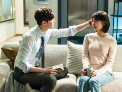 Lee Jong Suk Comforts Suzy In New Stills For “While You Were Sleeping”