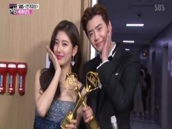 Suzy And Lee Jong Suk Tease Each Other Backstage After Receiving Best Couple Award